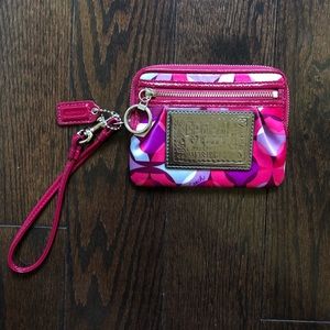 Authentic Coach poppy wristlet